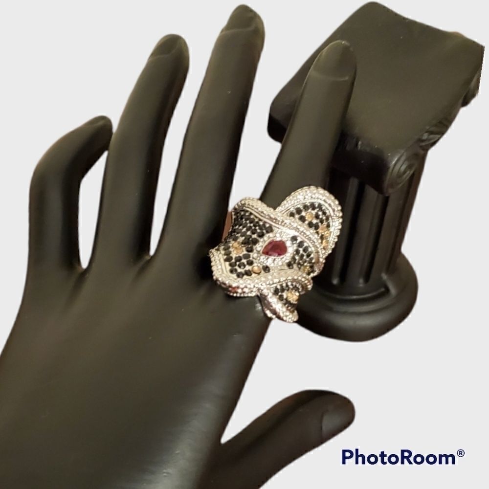 SILVER RHINESTONE STATEMENT RING various sizes - Picture 2 of 7